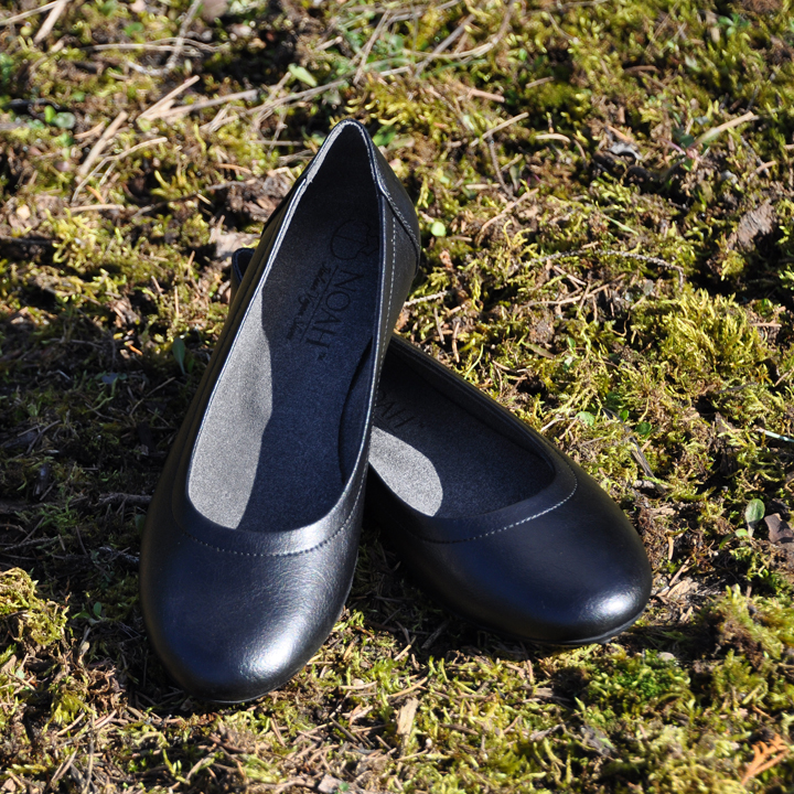 Vegan classic black ballerinas: Mia nappa